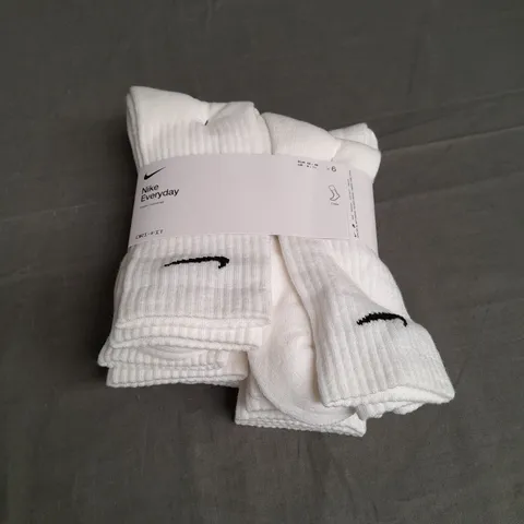 NIKE EVERYDAY DRI FIT WHITE PACK OF 6 SOCKS - UK 8-11