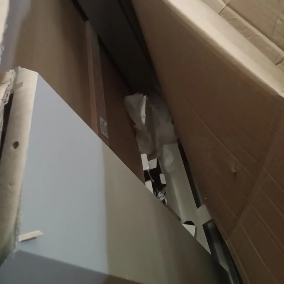 FIREPLACE FRAME - WHITE