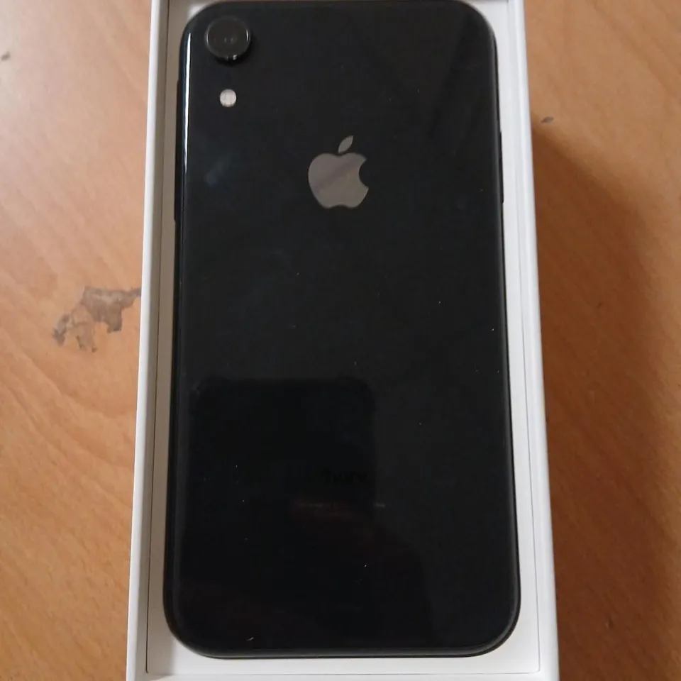 APPLE IPHONE XR, BLACK, 64GB – BOXED (MODEL MRY42B/A)