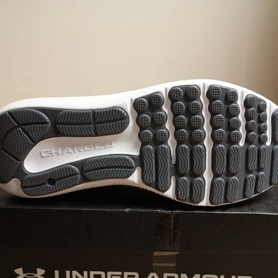 BOXED PAIR OF UNDER ARMOUR UA CHARGED SURGE 4 RUNNING SHOES – GREY/RED, UK 11 (MEN'S)