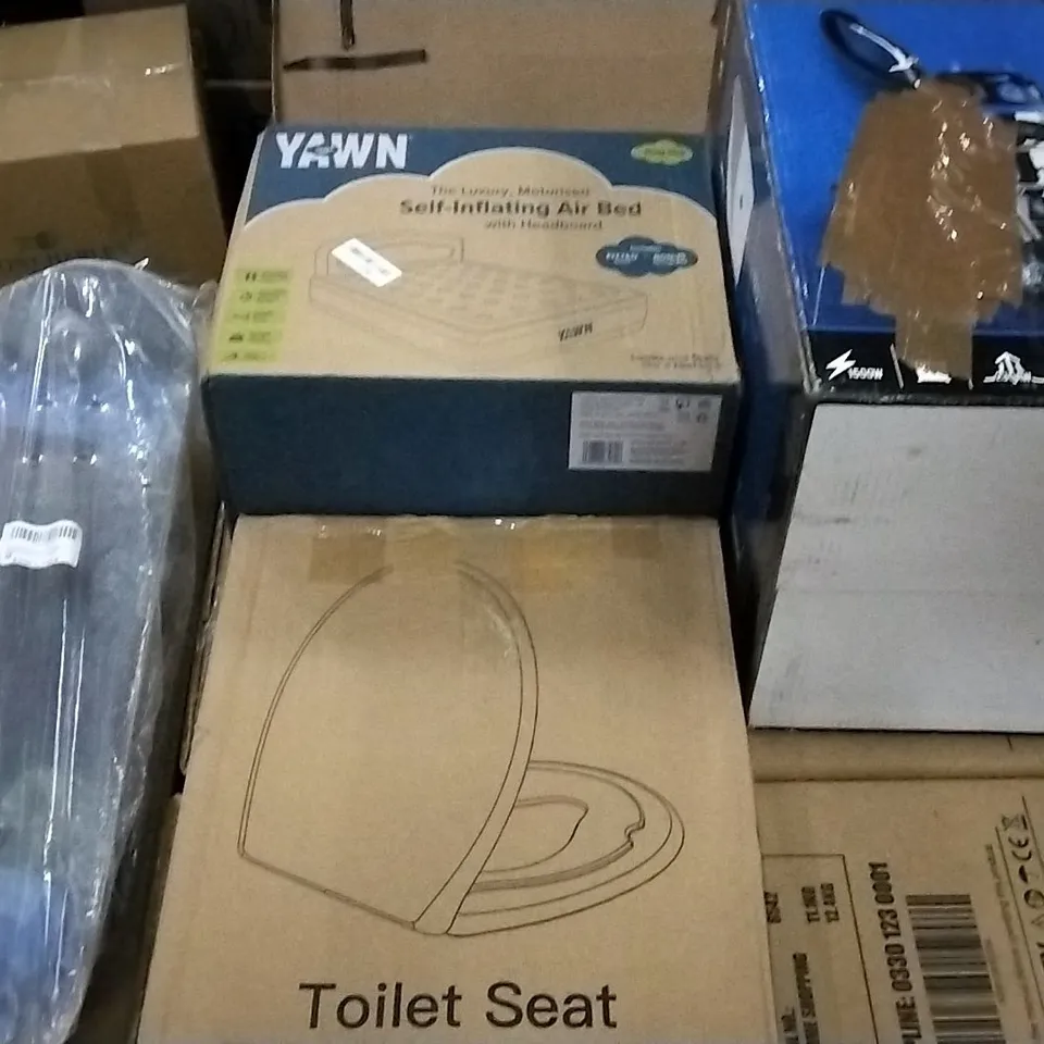 PALLET OF ASSORTED ITEMS INCLUDING A TOILET SEAT,  SELF INFLATING BED , SKATEBOARD,  VACMASTER 