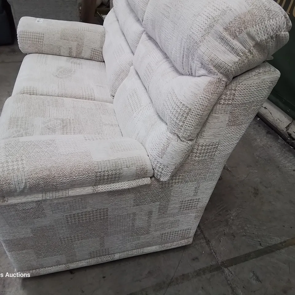 QUALITY BRITISH DESIGNER & MANUFACTURED G PLAN MALVERN TWO SEATER SOFA LYDIA BLUSH FABRIC 