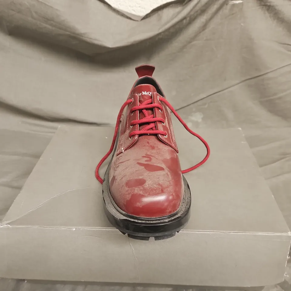 BOXED PAIR OF ALEXANDER MCQUEEN LACE SHOES IN RED - SIZE 42