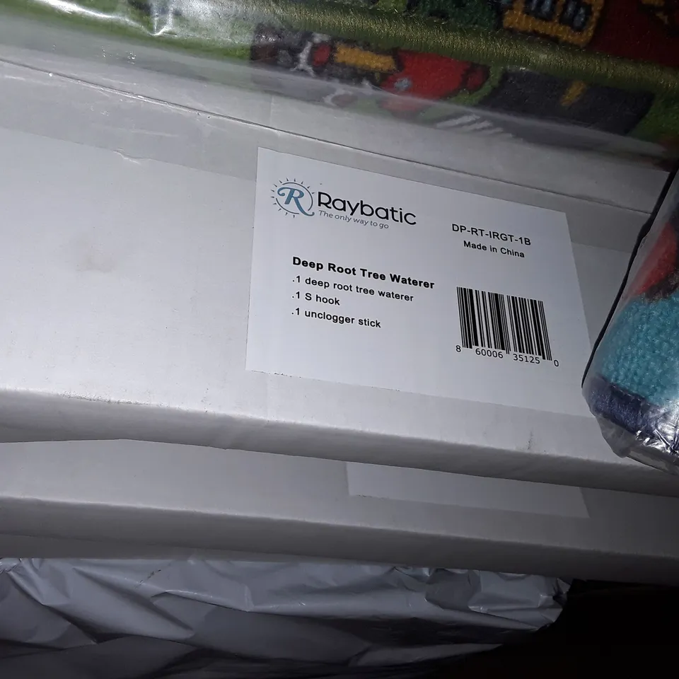 UNPROCESSED PALLET OF ASSORTED ITEMS TO INCLUDE MULTIPLE KIDS RUGS AND RAYBATIC DEEP ROOT TREE WATERERS