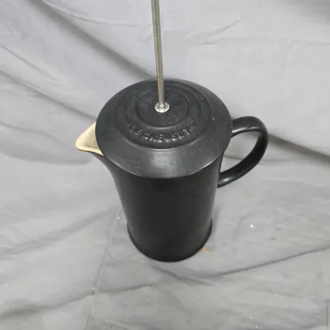 LE CREUSET ENAMELLED CAST IRON POT, BLACK, 22 CM – LID LE CREUSET (22-11). COFFEE.