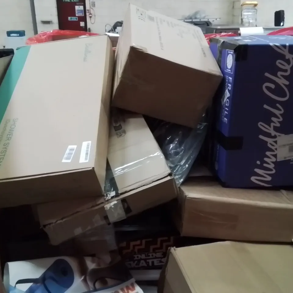 PALLET OF ASSORTED HOUSEHOLD GOODS AND PRODUCTS TO INCLUDE;TRUNKI, SHOWER SYSTEM, YOGA MAT, INCLINE SKATES AND OTHER ASSORTED ITEMS...