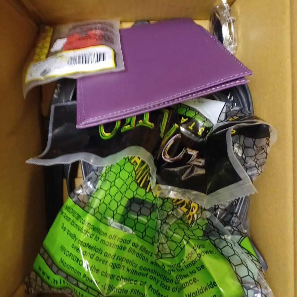 BOX OF APPROXIMATELY 15 ASSORTED VEHICULAR PARTS AND ACCESSORIES TO INCLUDE FOG RESISTANT LENS, COMLINE OIL FILTER, BICYCLE INNER TUBE ETC 