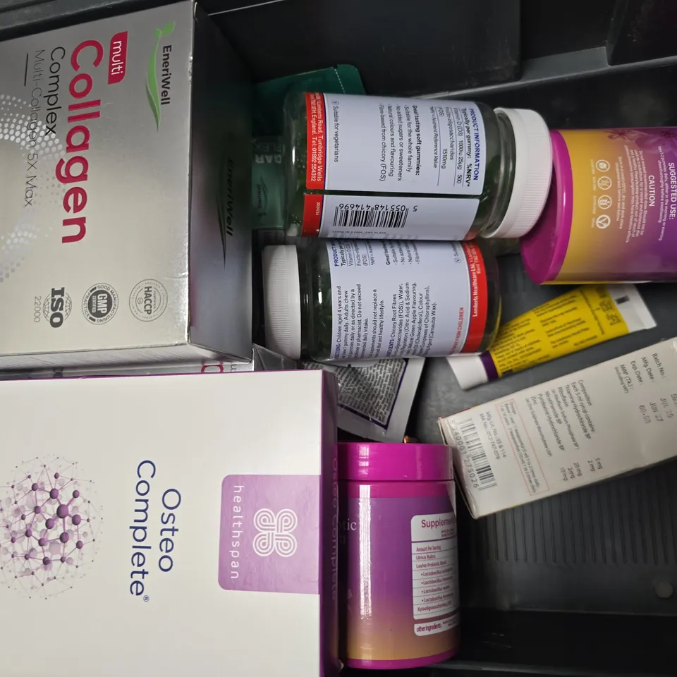 APPROXIMATELY 15 ASSORTED VITAMIN/HEALTH AID PRODUCTS TO INCLUDE CBD GUMMIES, ENERIWELL BLOOD SUGAR COMPLEX, COLLAGEN COMPLEX, ETC - COLLECTION ONLY