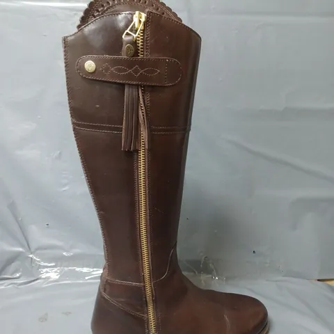 BOXED PAIR OF RYDALE HELMSLEY SPANISH RIDING BOOTS IN BROWN LEATHER - SIZE 8