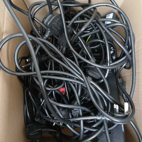 APPROXIMATELY 20 ASSORTED POWER CABLES & EXTENSION UNITS 