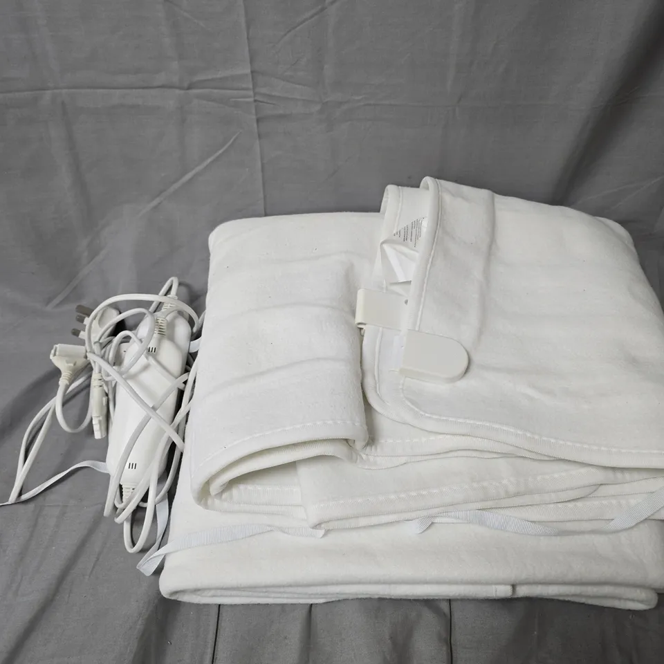 CUQOO HOME ELECTRIC BLANKET, MODEL DYN12994, 165 X 137 CM