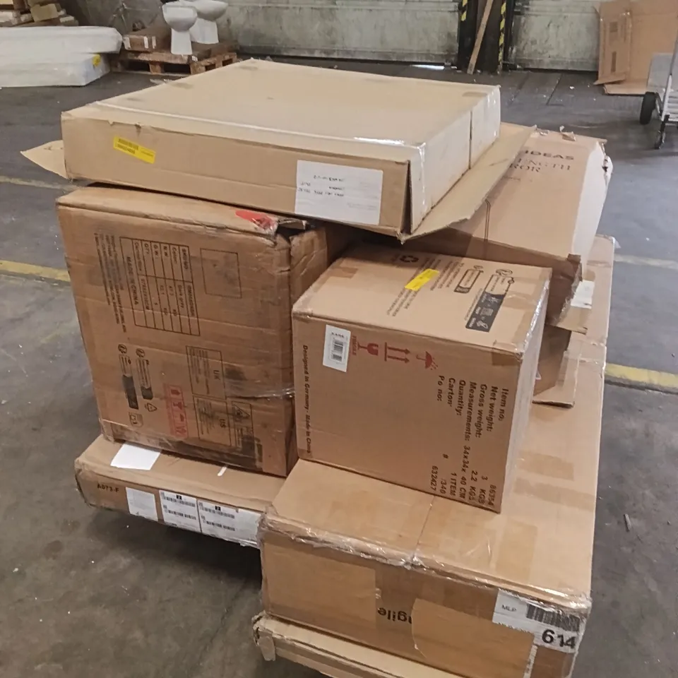 PALLET OF ASSORTED INCOMPLETE FURNITURE/ PARTS INCLUDING, SHELF, SOFA