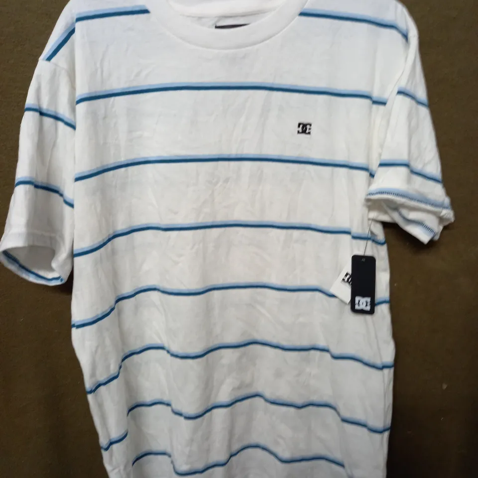 DC SHOES WHITE STRIPED T-SHIRT - UK M