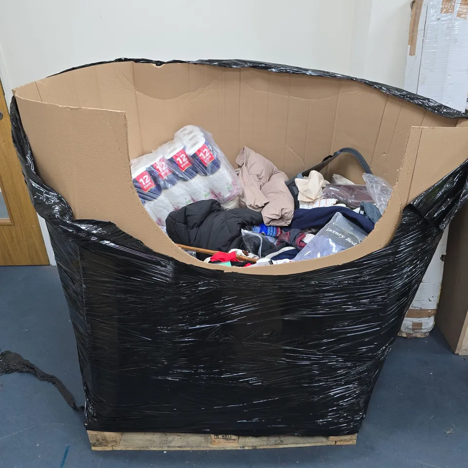 PALLET OF ASSORTED HOUSEHOLD AND CLOTHING ITEMS TO INCLUDE ROLLED RUGS, MOONDROP TWS EARBUDS, TOILET TISSUE MULTI-PACK AND VARIOUS CLOTHING ITEMS