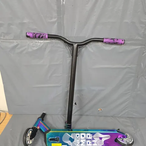 STUNTED NEO-MORPH STUNT SCOOTER