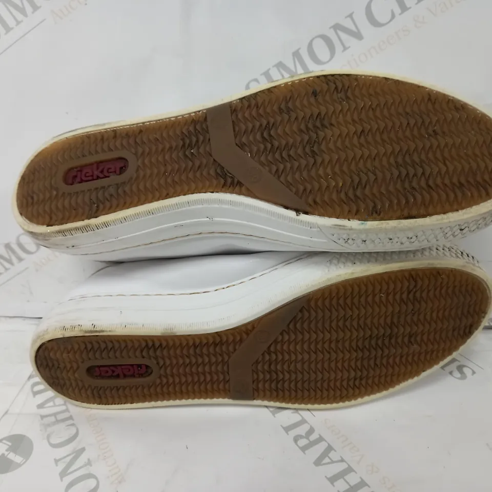 RIEKER LEATHER TRAINER WITH SIDE ZIP IN WHITE - SIZE 6