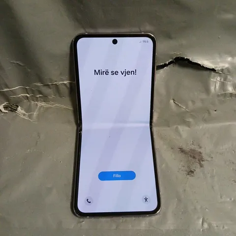 SAMSUNG GALAXY FLIP SMARTPHONE 