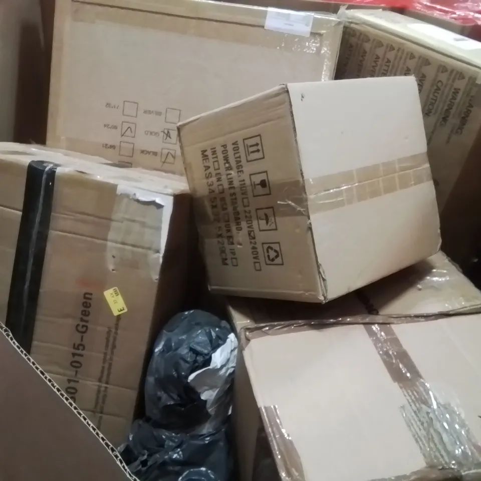 PALLET OF ASSORTED HOUSEHOLD GOODS AND PRODUCTS TO INCLUDE;LED REINDEER,HIKING STICKS,BATHMATT