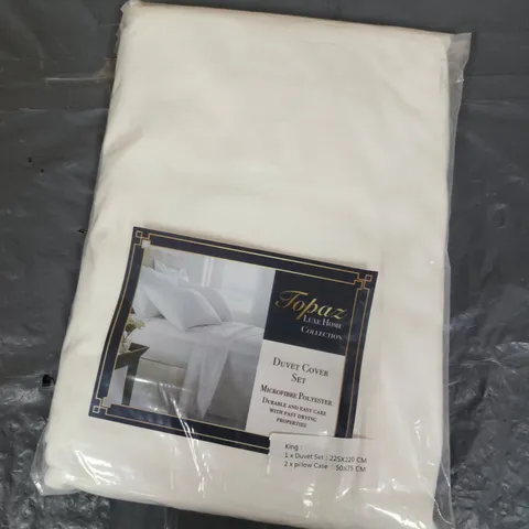 APPROXIMATELY 10 TOPAZ LUXE HOME COLLECTION DUVET COVER SETS - KING 
