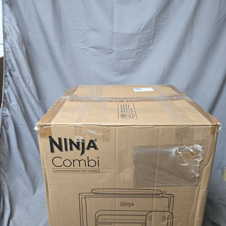 NINJA MULTIFUNCTION 14 IN 1 OVEN & AIR FRYER.