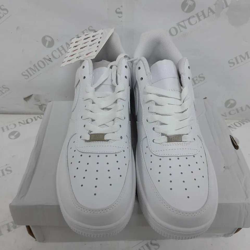 BOXED PAIR OF NIKE AIR FORCE 1 '07 - UK 10
