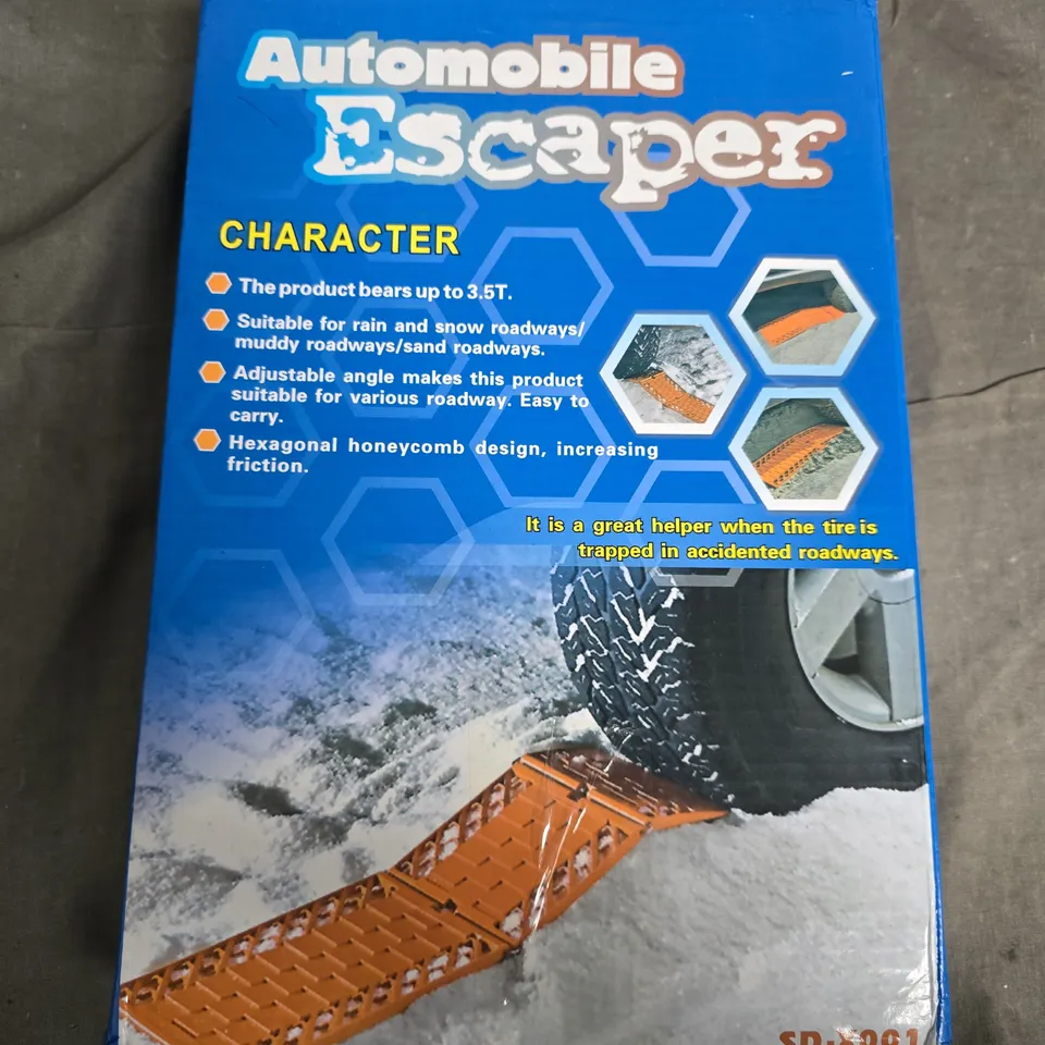 Automobile Escaper – Emergency Tire Traction Device (Orange Hexagon Track)
