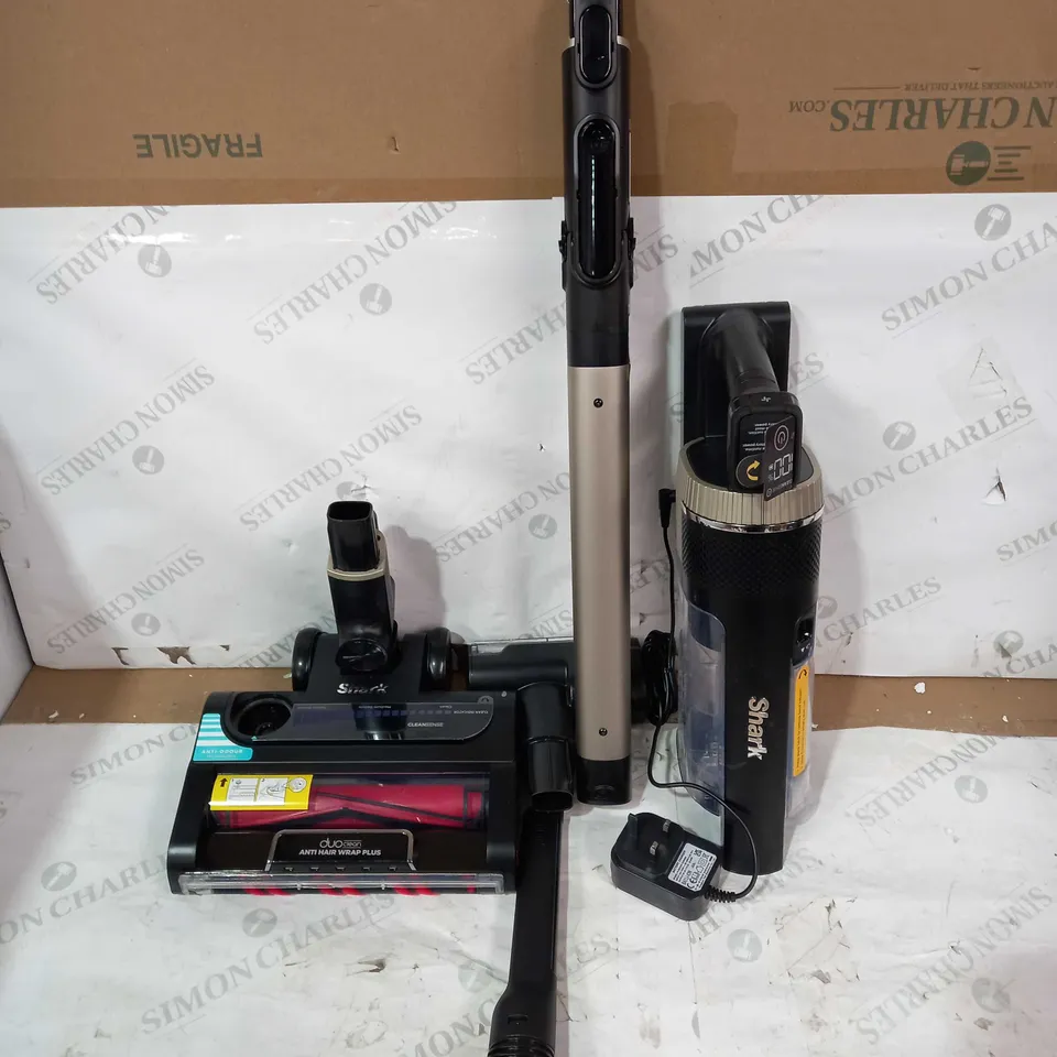 SHARK CORDLESS STICK VACUUM CLEANER PET PRO MODEL