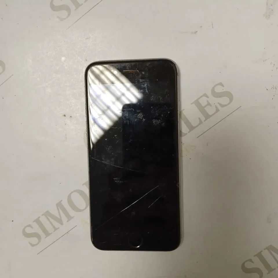 APPLE IPHONE 6 (A1586)