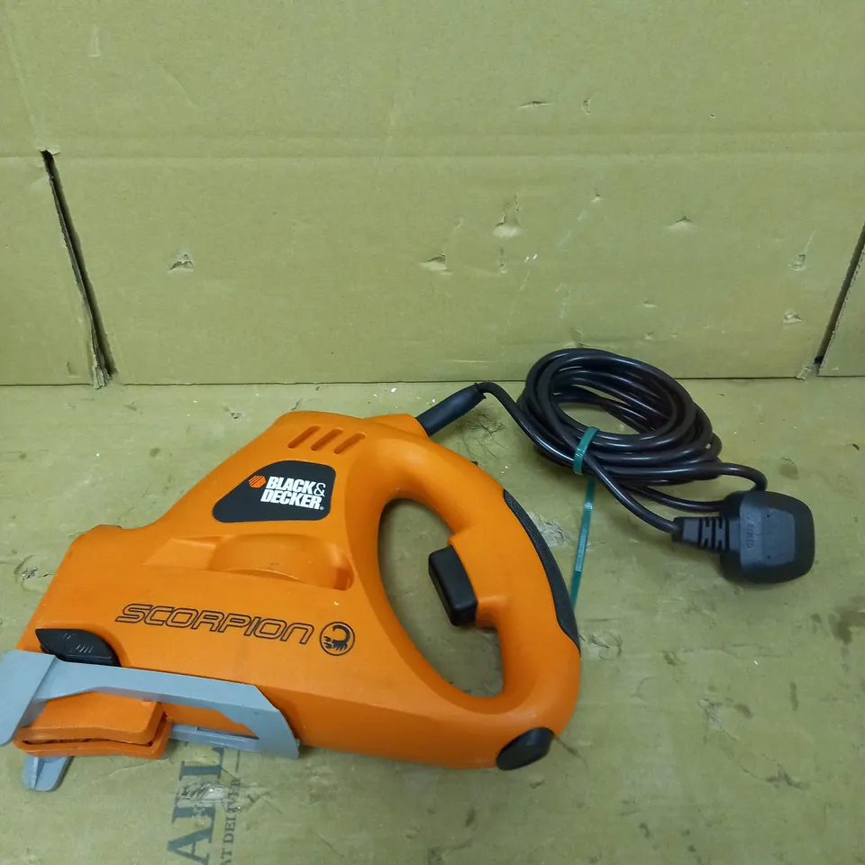 BLACK & DECKER SCORPION POWERED HANDSAW