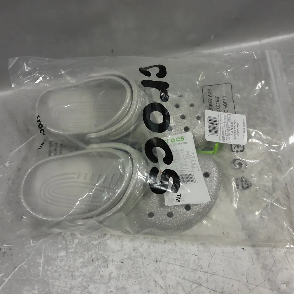 BAGGED PAIR OF CROCS CLASSIC GLITTER CLOG SILVER M3/W4