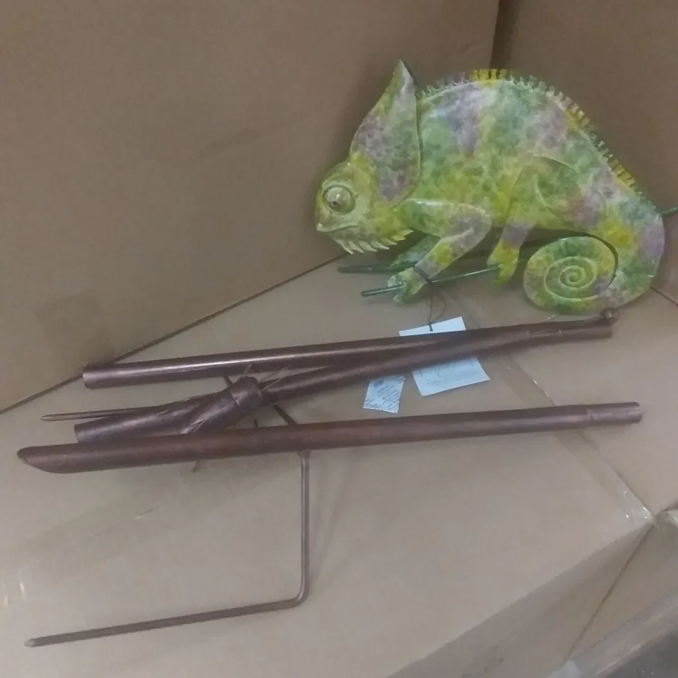 BRAND NEW BOXED x8 IGUANA SPINNER