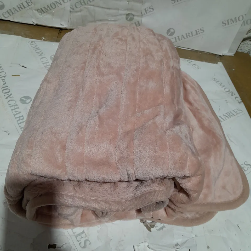 COZEE HOME VELVETSOFT HEATED THROW IN PINK