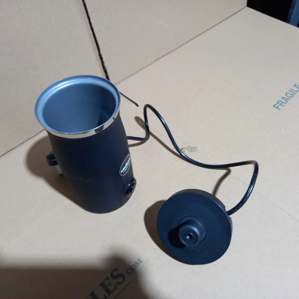 LAVAZZA A MODO MIO MILK EASY FROTHER 