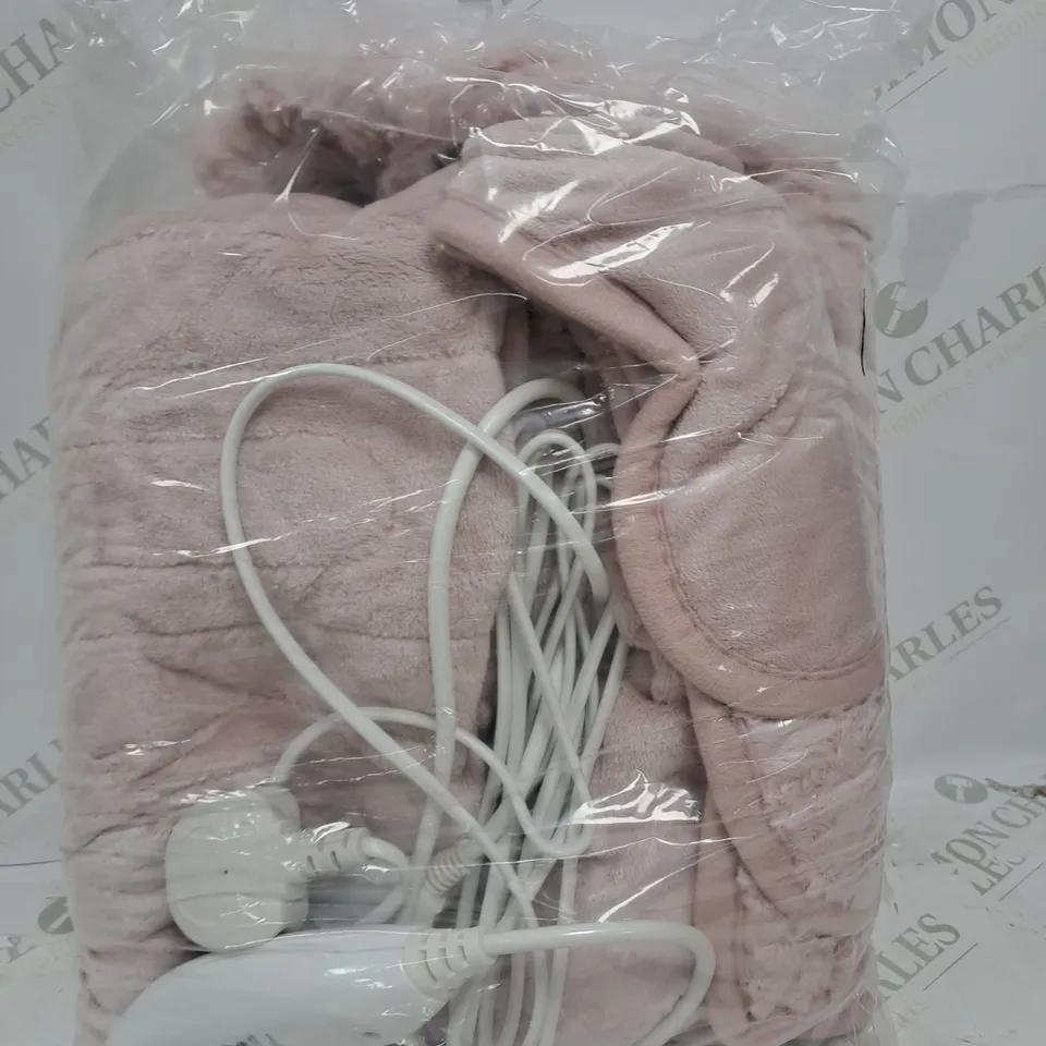 BOXED COZEE HOME FAUX FUR HEATED THROW IN PINK