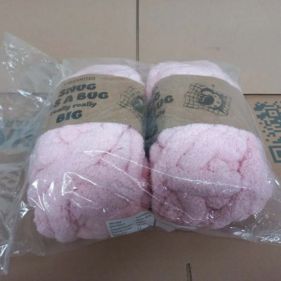 SET OF 2 YARNSMITH SNUG AS A BUG BLANKETS - PINK