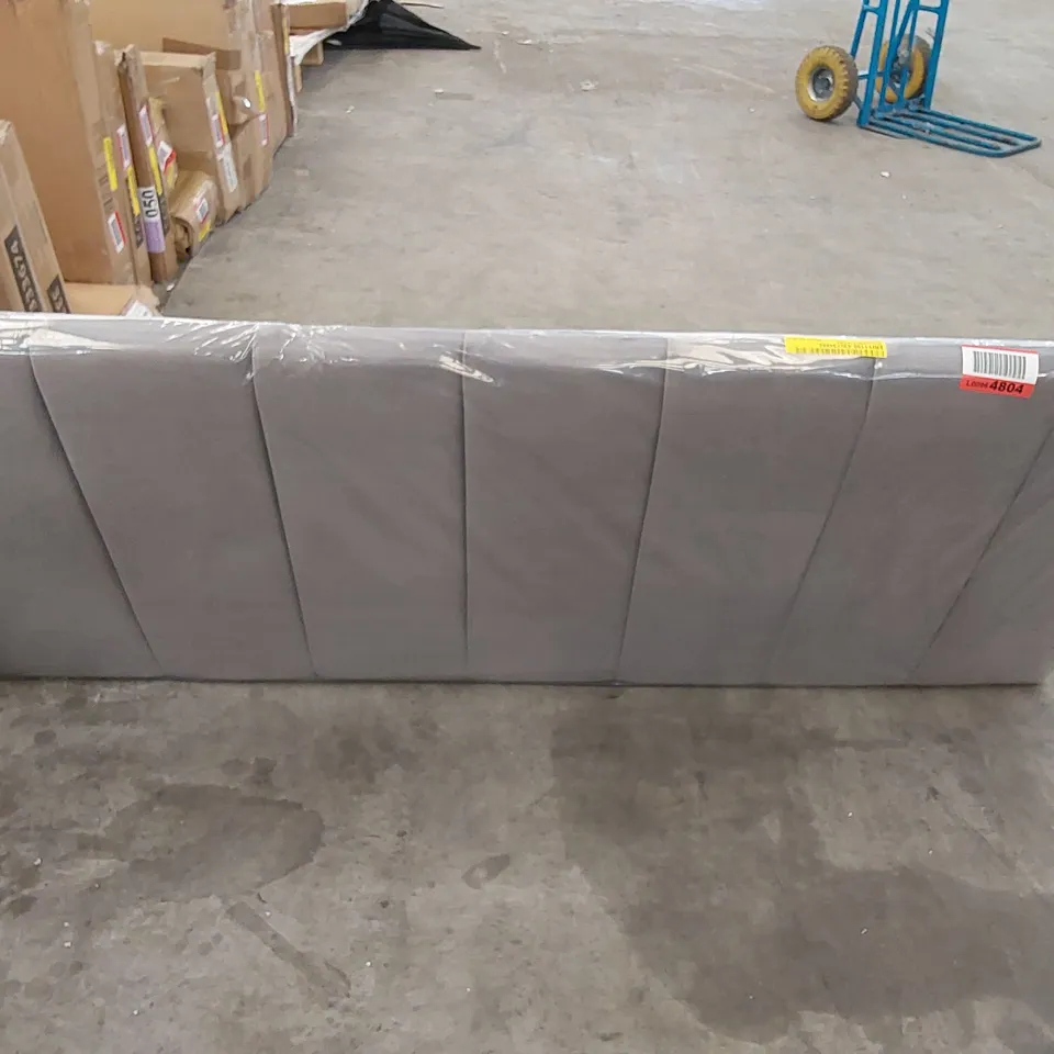BAGGED THERESA UPHOLSTERED HEADBOARD // SIZE: 6FT SUPERKING 