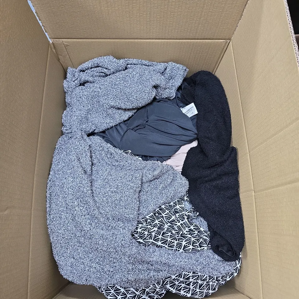 BOX OF APPROXIMATELY 25 ASSORTED HOUSEHOLD ITEMS TO INCLUDE JDY CLOTHING, KIM AND CO CLOTHING, SIGMA INSTANT SHADE REMOVER ETC 