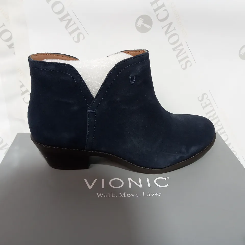 BOXED PAIR OF VIONIC NAVY ANKLE BOOT - SIZE 5.5