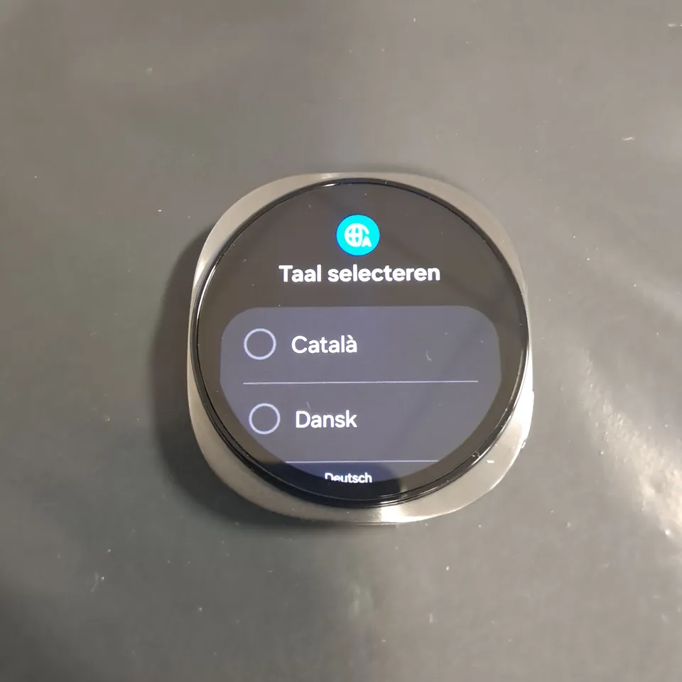 BOXED SAMSUNG GALAXY WATCH 8 IN GRAPHITE - SM-L320