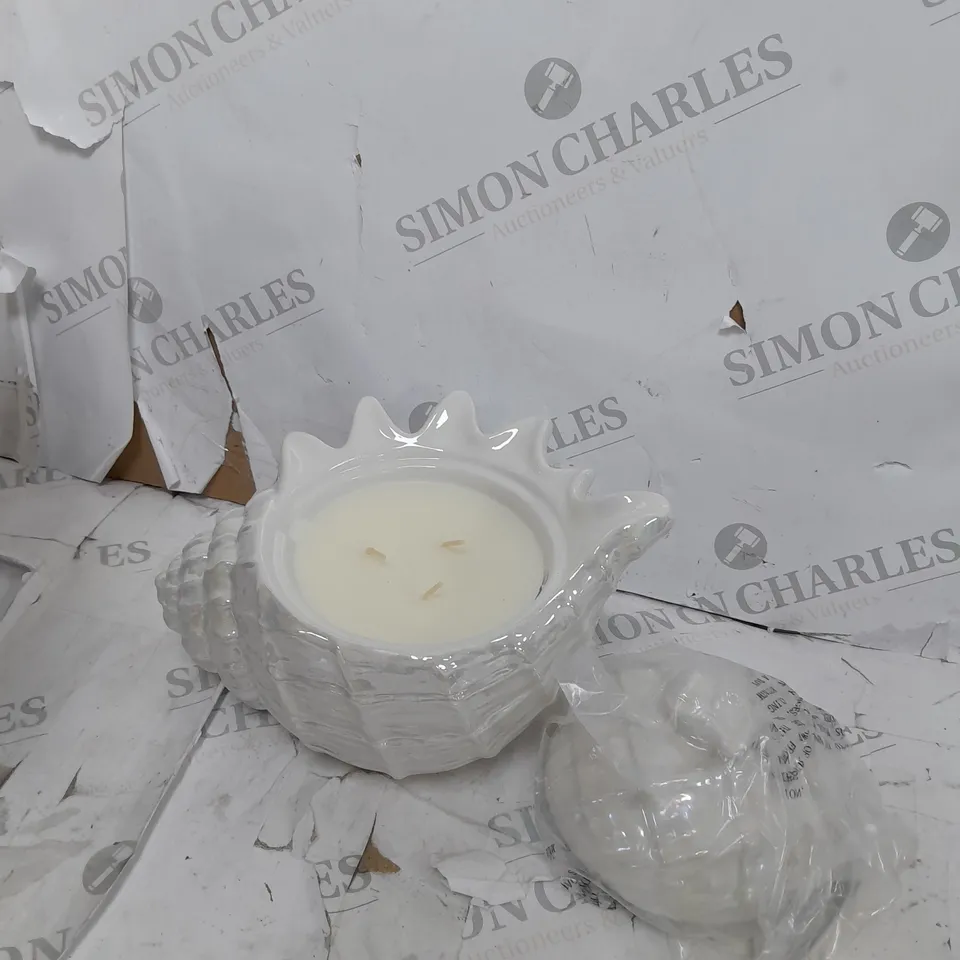 BOXED HOMEWORX BY SLATKIN & CO SHELL CERAMIC CANDLE