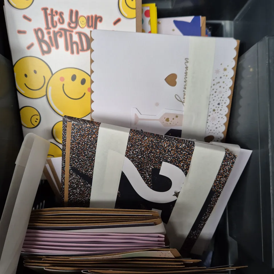 LARGE ASSORTMENT OF VARIOUS BIRTHDAY GREETINGS CARDS 