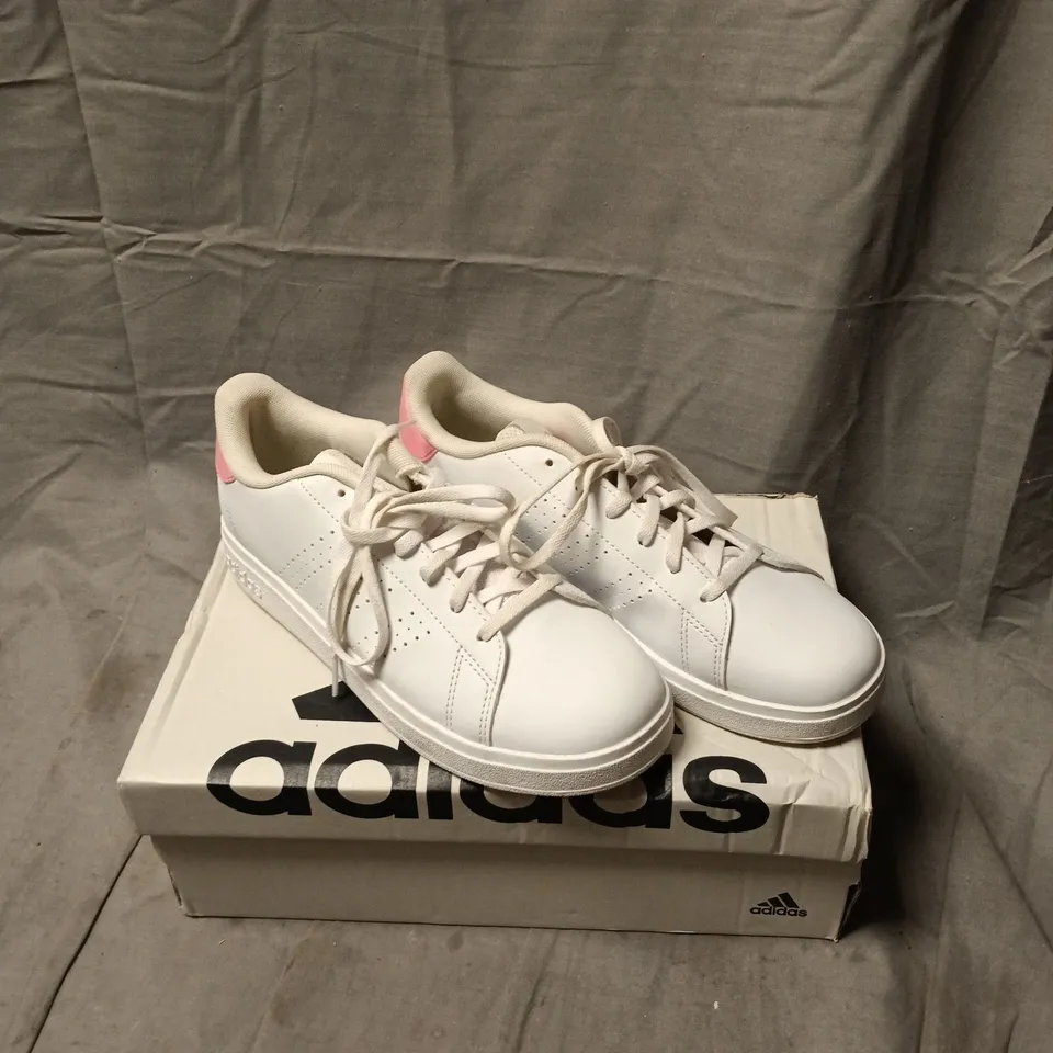 ADIDAS WHITE LEATHER TRAINERS WITH PINK HEEL – SIZE 5 BOXED