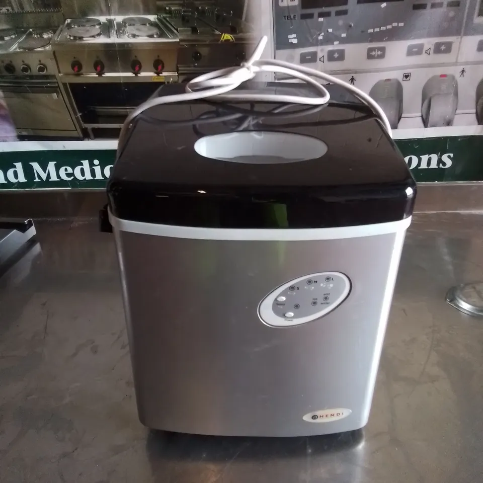 HENDI ICE CUBE MACHINE 