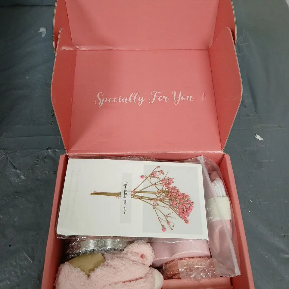 BOXED HAPPY BIRTHDAY GIFT SET