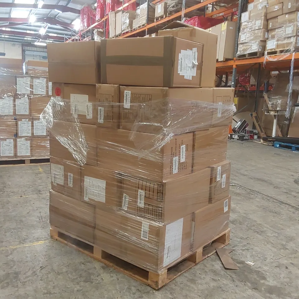 PALLET CONTAINING APPROXIMATELY 350x BRAND NEW ASSORTED DESIGNER CLOTHING ITEMS INCLUDING: SIMPLY BE PU LEATHER JEANS, JD WILLIAMS TOPS, SIMPLY BE TROUSERS ECT