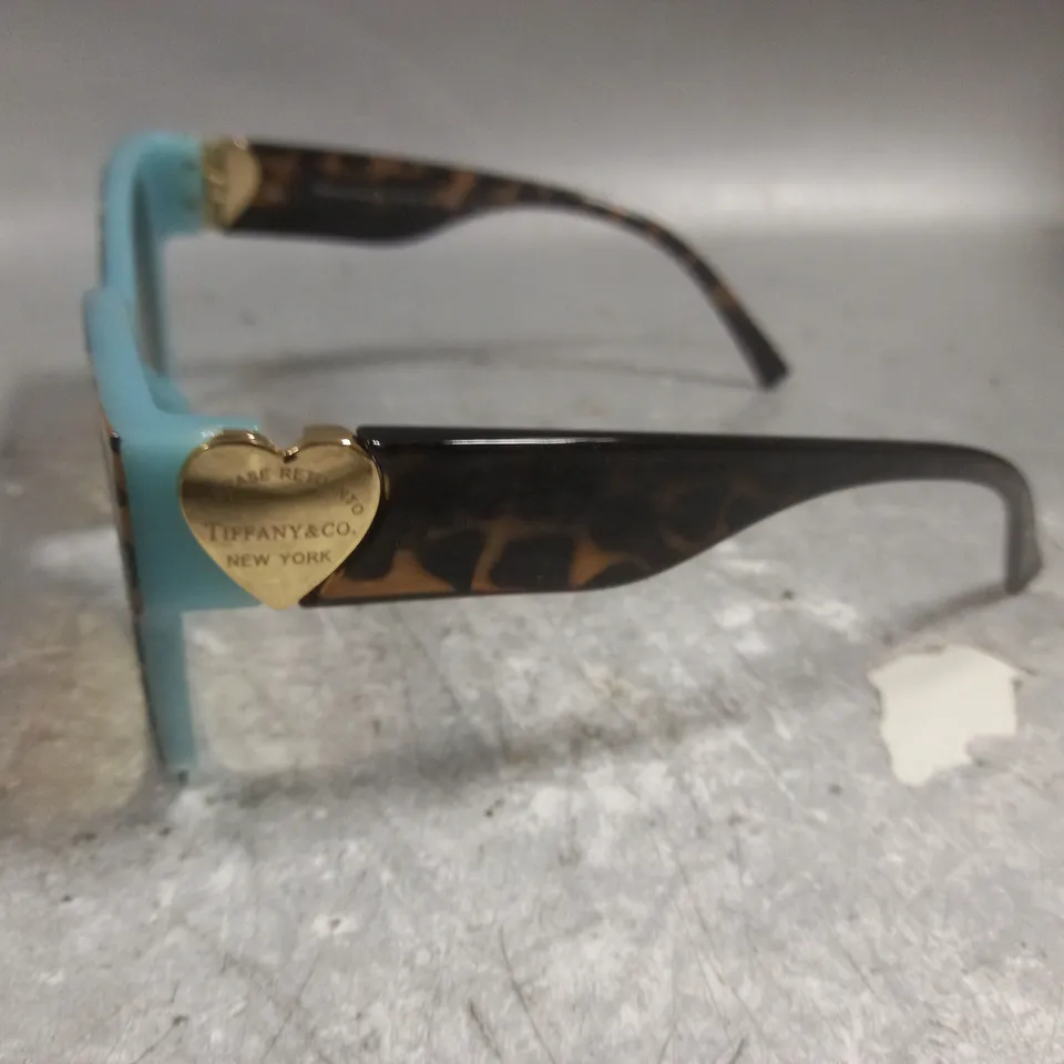 BOXED PAIR OF TIFFANY & CO GLASSES