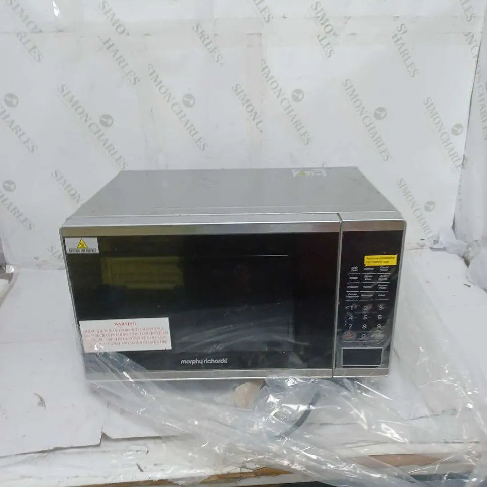 BOXED MORPHY RICHARDS 20L MICROWAVE WITH GRILL SILVER 