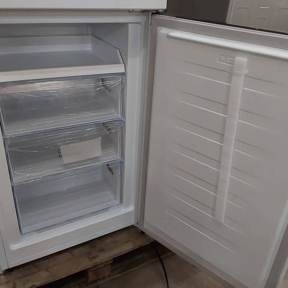 HISENSE 55CM FREESTANDING 50/50 FRIDGE FREEZER, WHITE RB327N4WWE - UNPROCESSED RAW RETURN