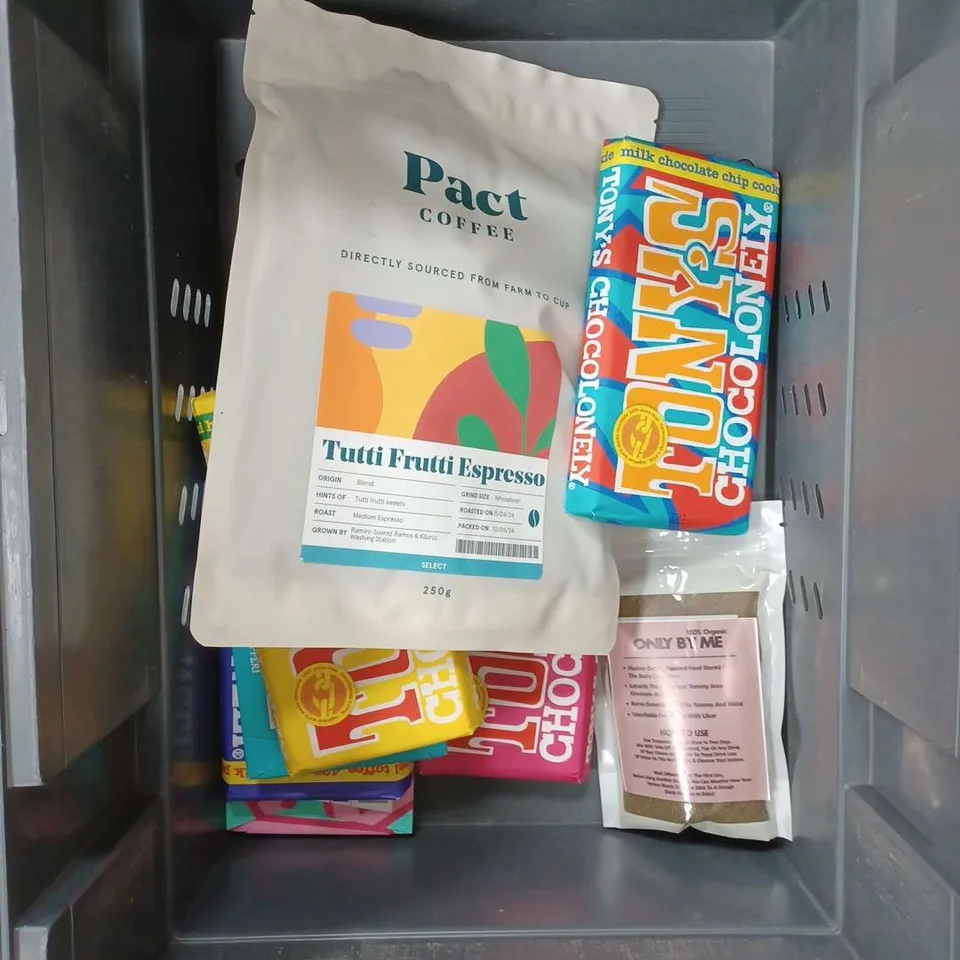 LOT OF APPROXIMATELY 14 FOOD AND DRINK ITEMS TO INCLUDE COFFEE BEANS, PASTA AND CHOCOLATE
