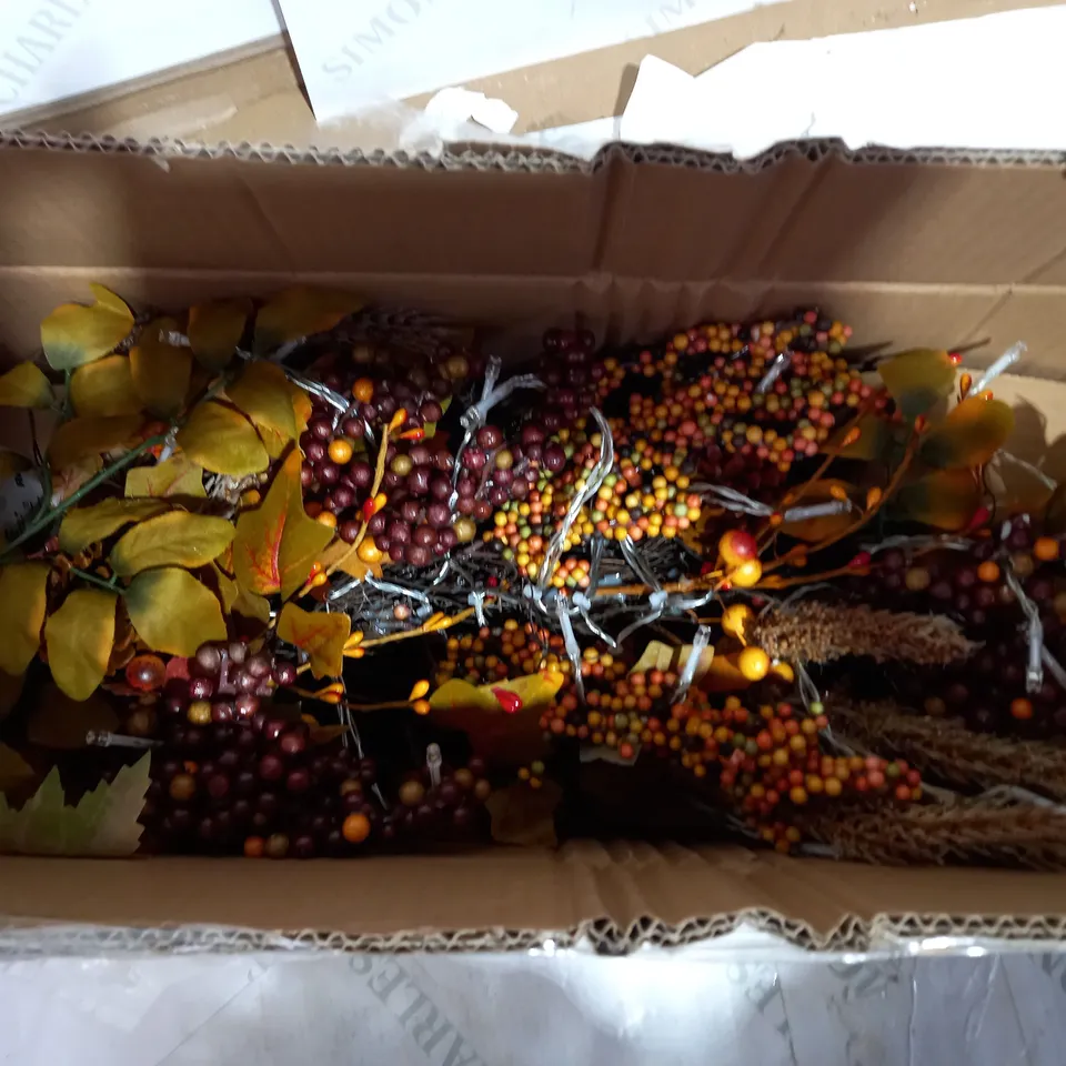 AUTUMN LEAF PRELIT TEARDROP WREATH RRP £24.99